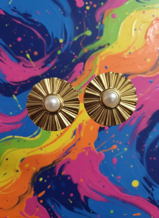 Velvet Petals Vintage Gold Pearl Stud Earrings for Women