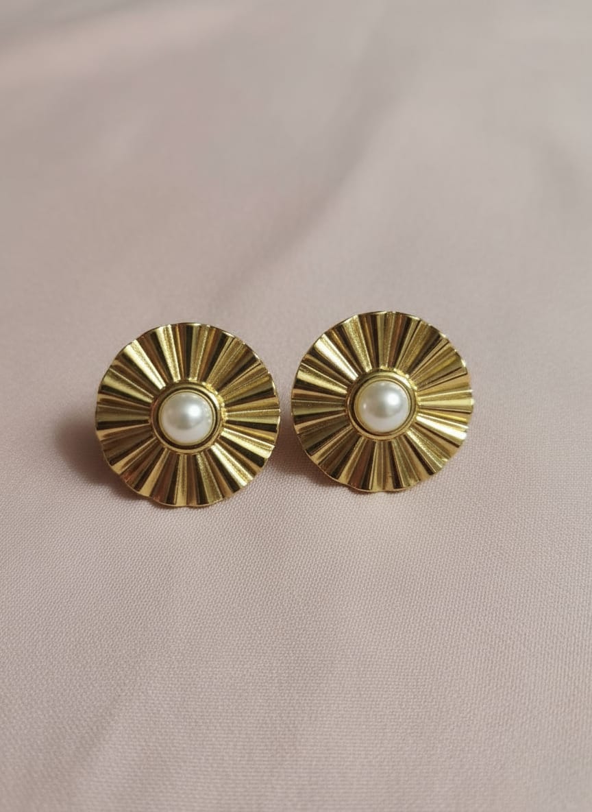 Velvet Petals Vintage Gold Pearl Stud Earrings for Women