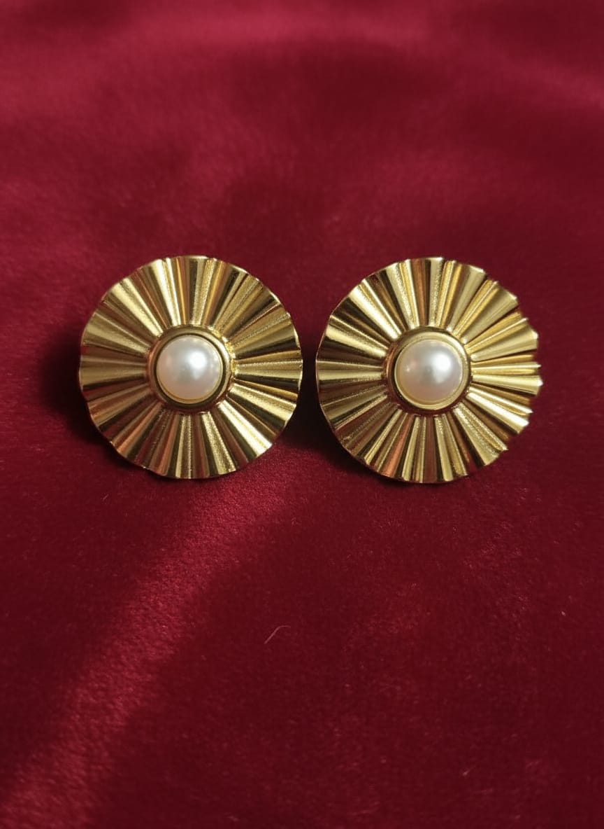 Velvet Petals Vintage Gold Pearl Stud Earrings for Women